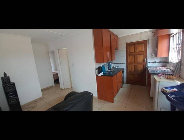 2 BEDROOM HOUSE FOR SALE IN MAHUBE VALLEY